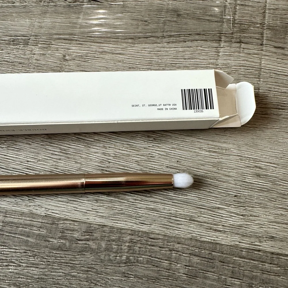 Seint Lash Makeup Brush | NWT - Picture 3 of 3